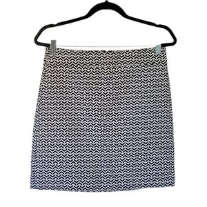 LOFT Chevron Mini Skirt Black White Lined Size 4 Classic Preppy Office Career